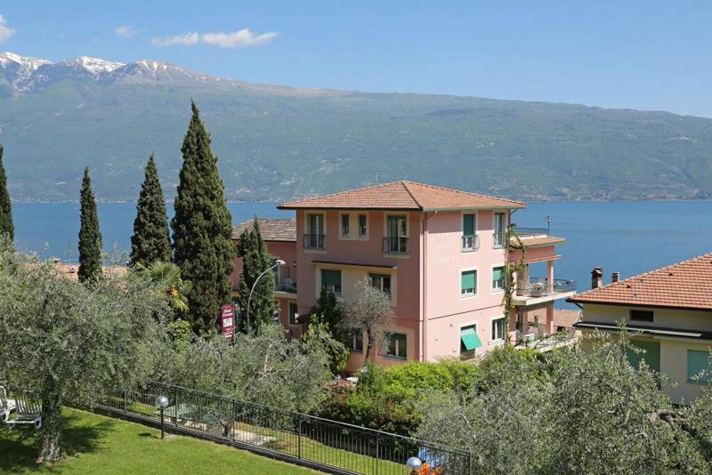 Troppo stress? Fuga sul lago in una limonaia del ‘700. FOTO