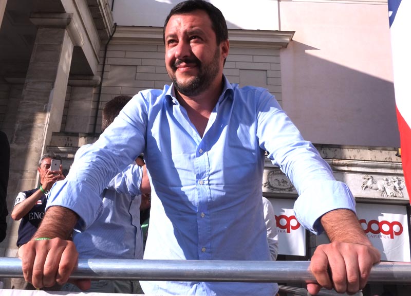 Avanti c’è posto sul carro Lega. Aracri passa con Matteo Salvini Avanti c’è posto sul carro Lega. Aracri passa con Matteo Salvini