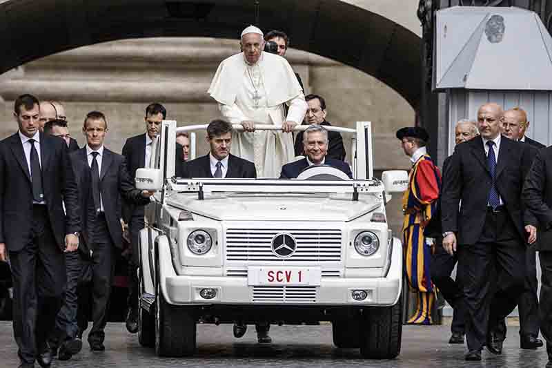 Il Papa in Bolivia, 20mila borse di coca per lui