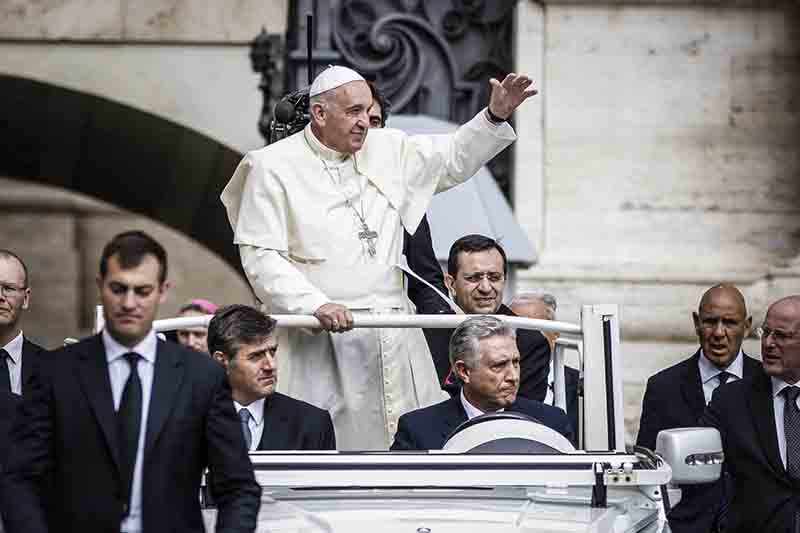 Il Papa in Bolivia, 20mila borse di coca per lui