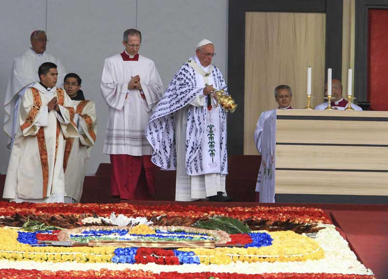 Il Papa in Bolivia, 20mila borse di coca per lui