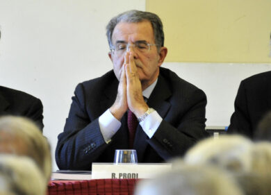 Prodi e il processo a Silvio: “Senza compravendita sarei premier”