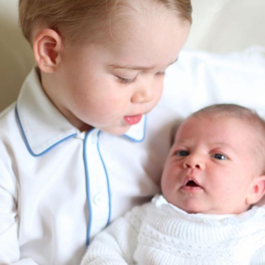 Con Kate Middleton e George la Regina diventa “nonna” Con Kate Middleton e George la Regina diventa “nonna”
