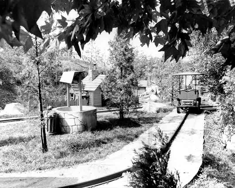 Gardaland festeggia 40 anni. Ecco le immagini storiche del parco. FOTO Gardaland festeggia 40 anni. Ecco le immagini storiche del parco. FOTO