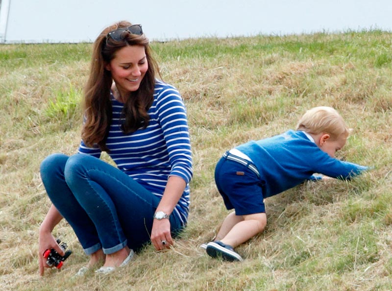 Kate Middleton, di rosso fuoco al torneo di Wimbledon. FOTO Kate Middleton, di rosso fuoco al torneo di Wimbledon. FOTO