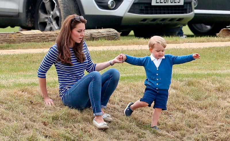 Kate Middleton, di rosso fuoco al torneo di Wimbledon. FOTO Kate Middleton, di rosso fuoco al torneo di Wimbledon. FOTO