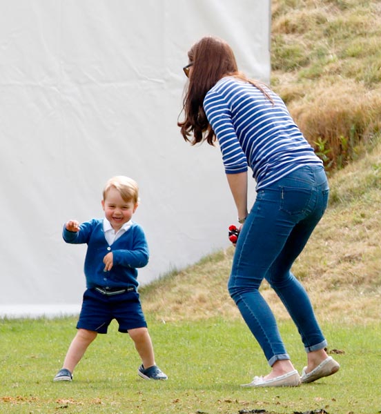 Kate Middleton, di rosso fuoco al torneo di Wimbledon. FOTO Kate Middleton, di rosso fuoco al torneo di Wimbledon. FOTO
