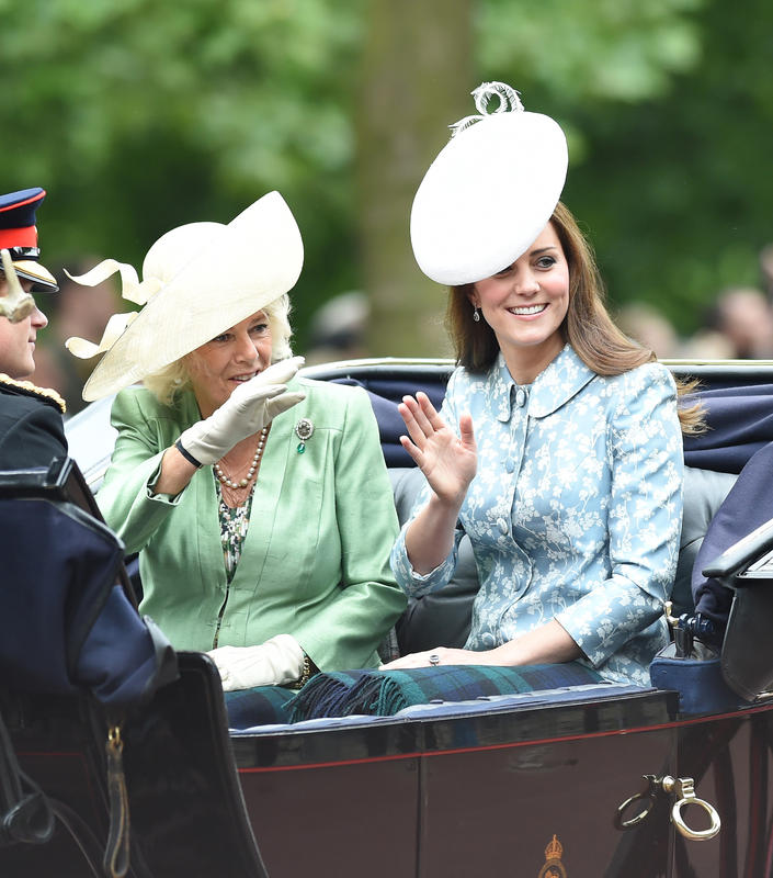 Kate Middleton, di rosso fuoco al torneo di Wimbledon. FOTO Kate Middleton, di rosso fuoco al torneo di Wimbledon. FOTO