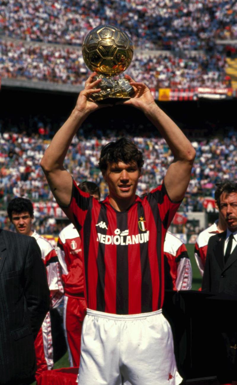 Van Basten è tornato: ha firmato un triennale con la squadra del cuore Van Basten è tornato: ha firmato un triennale con la squadra del cuore