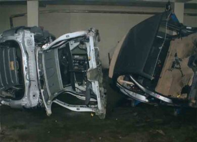 Rubavano solo Smart Brabus e i pezzi li rivendevano. 5 in manette