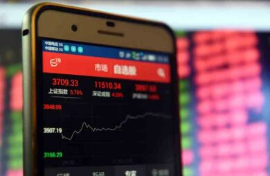 Borsa, in Cina interviene il governo e Shagai vola. Milano chiude sui massimi (+3,51%)