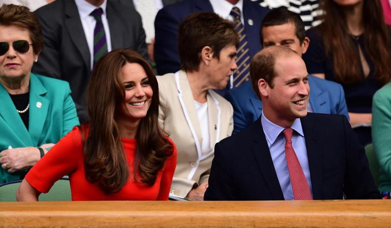 Kate Middleton, di rosso fuoco al torneo di Wimbledon. FOTO Kate Middleton, di rosso fuoco al torneo di Wimbledon. FOTO