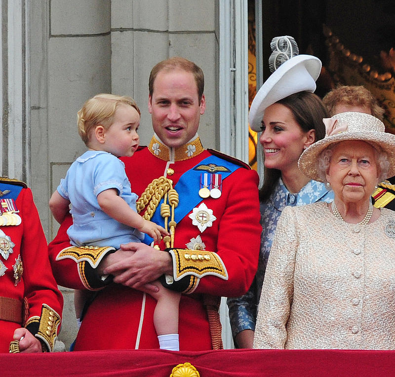 Kate Middleton, nuove foto coi royal baby by Mario Testino. FOTO