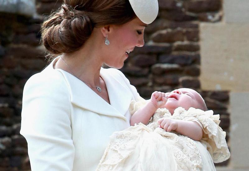 Kate Middleton, nuove foto coi royal baby by Mario Testino. FOTO