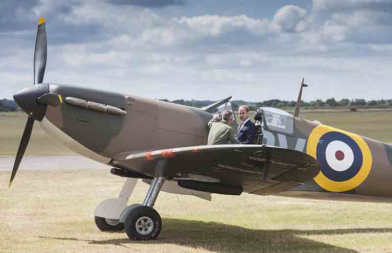 Il principe William (senza Kate Middleton) all’Imperial War Museum