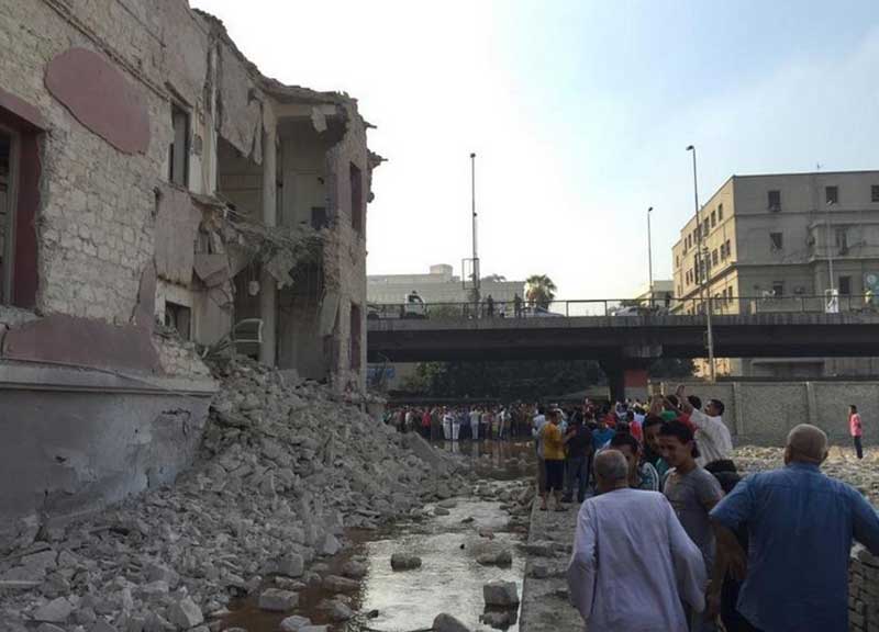 Egitto, autobomba al Cairo: attacco al consolato italiano. FOTO Egitto, autobomba al Cairo: attacco al consolato italiano. FOTO