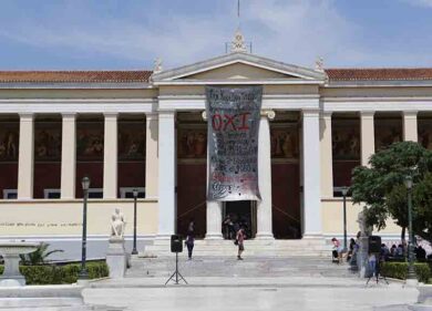 Grecia, l’ala sinistra di Syriza molla Tsipras