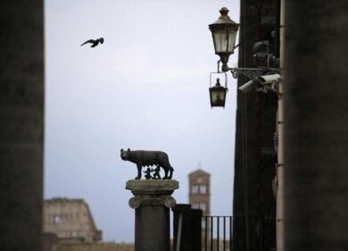 Giubileo, la città è in ginocchio. “Allarme pulizia, decoro e sicurezza”