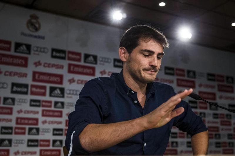 Casillas, Perez replica alle accuse dei genitori post-addio Real Madrid Casillas, Perez replica alle accuse dei genitori post-addio Real Madrid