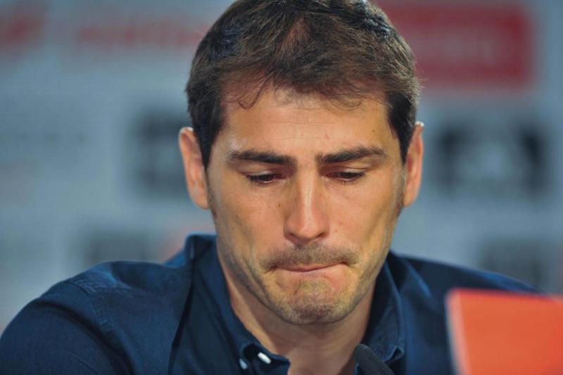 Casillas, Perez replica alle accuse dei genitori post-addio Real Madrid Casillas, Perez replica alle accuse dei genitori post-addio Real Madrid
