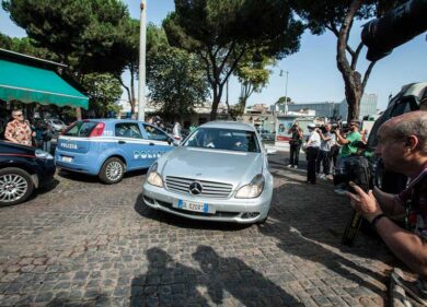 Ucciso dall’ascensore della metro A.  La città si ferma di fonte dal dolore