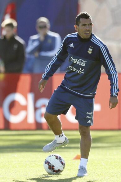 Tevez presentato al Boca Juniors: “Potevo andare all’Atletico Madrid”