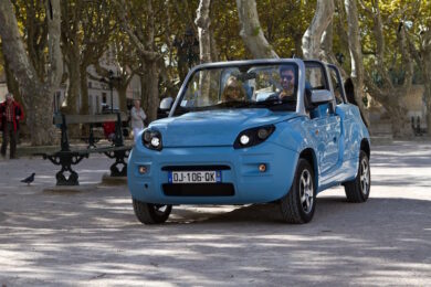 La BLUESUMMER, cabriolet 4 posti 100% elettrica del gruppo Bollorè distribuita da Citroën in Francia