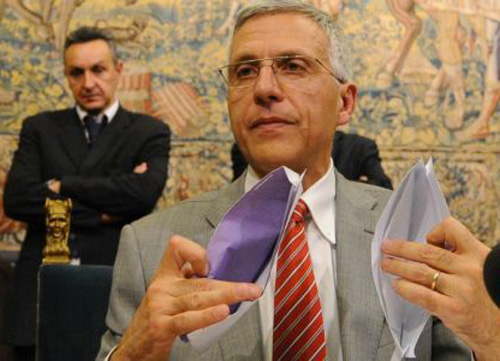 Mafia Capitale, choc in Comune. Via il vicesindaco Luigi Nieri Mafia Capitale, choc in Comune. Via il vicesindaco Luigi Nieri