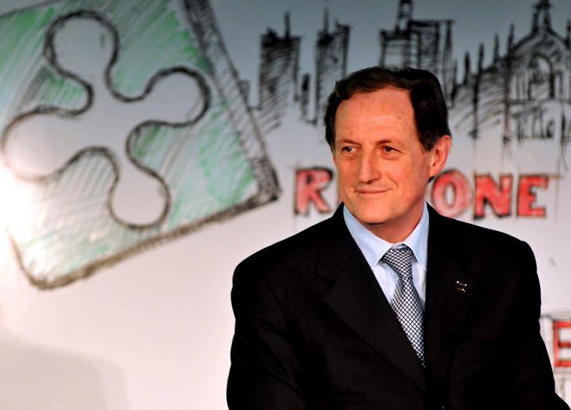 Sanità, summit ad Arcore. Mantovani e Gelmini da Silvio Sanità, summit ad Arcore. Mantovani e Gelmini da Silvio