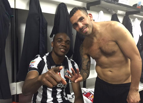 Tevez presentato al Boca Juniors: “Potevo andare all’Atletico Madrid”