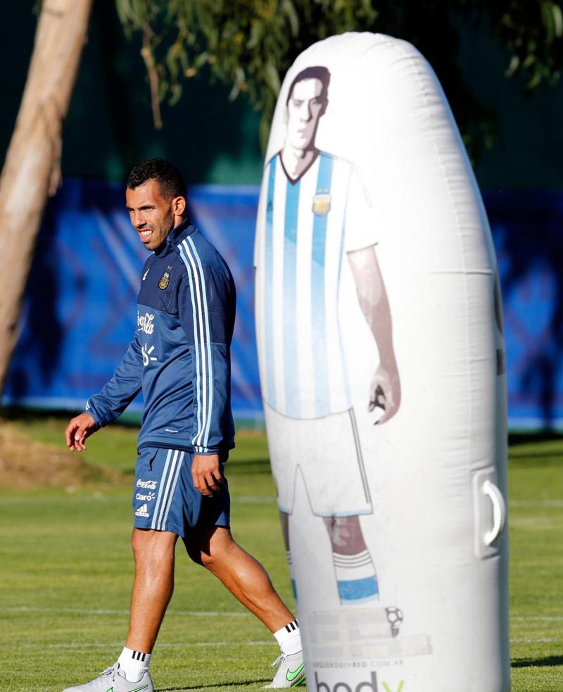 Tevez presentato al Boca Juniors: “Potevo andare all’Atletico Madrid”