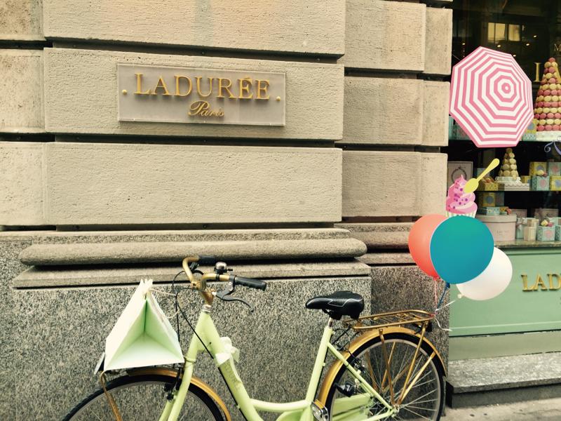 Ladurée, aperitivo estivo a base di macaron alla menta ghiacciata Ladurée, aperitivo estivo a base di macaron alla menta ghiacciata