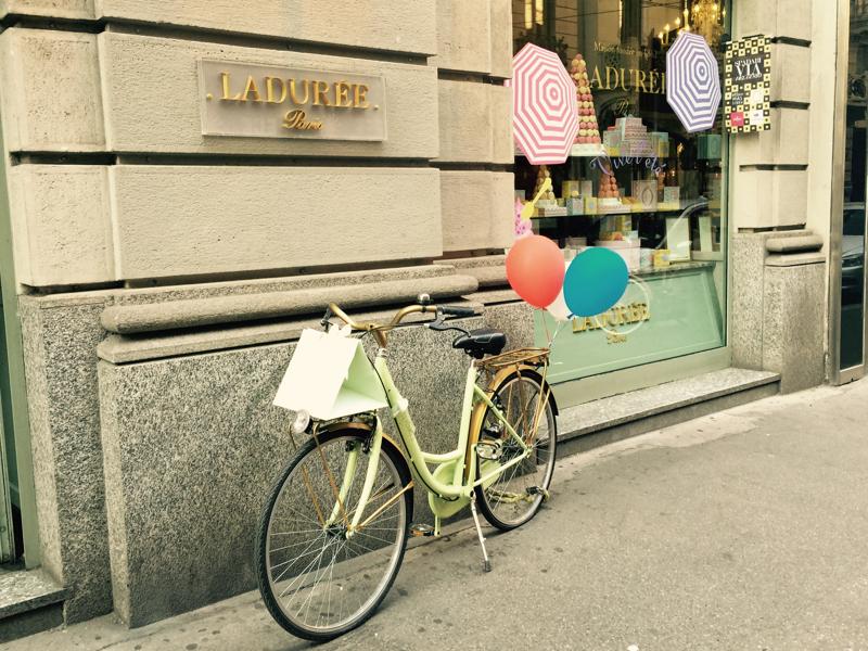 Ladurée, aperitivo estivo a base di macaron alla menta ghiacciata Ladurée, aperitivo estivo a base di macaron alla menta ghiacciata