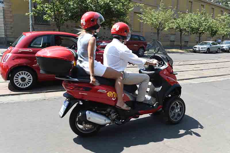 Milano: arriva anche lo scooter sharing targato Enjoy Milano: arriva anche lo scooter sharing targato Enjoy