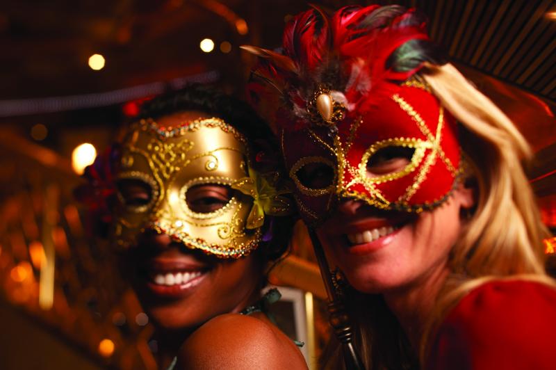 Crociera, valigia perfetta: 25 must have per un look “da alto mare” Crociera, valigia perfetta: 25 must have per un look “da alto mare”