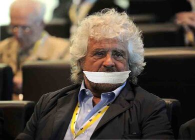 Il Pd mette il bavaglio a Grillo. Proposta di legge contro il M5S