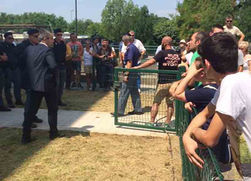 Immigrati, Daspo per gli autori dei disordini a Roma Immigrati, Daspo per gli autori dei disordini a Roma