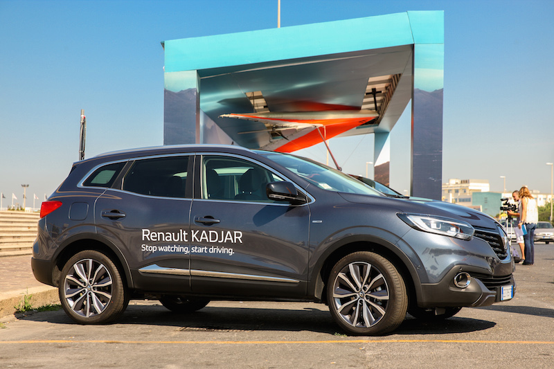 Renault in tour sulle spiagge italiane