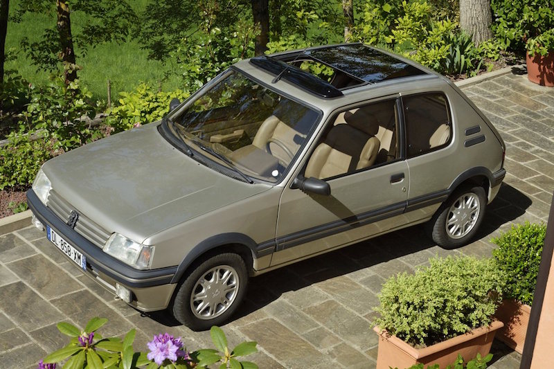Peugeot 205 GTi  Gentry: piacevolmente elegante nella sua sobrietà