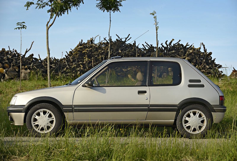 Peugeot 205 GTi  Gentry: piacevolmente elegante nella sua sobrietà