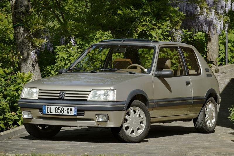 Peugeot 205 GTi  Gentry: piacevolmente elegante nella sua sobrietà
