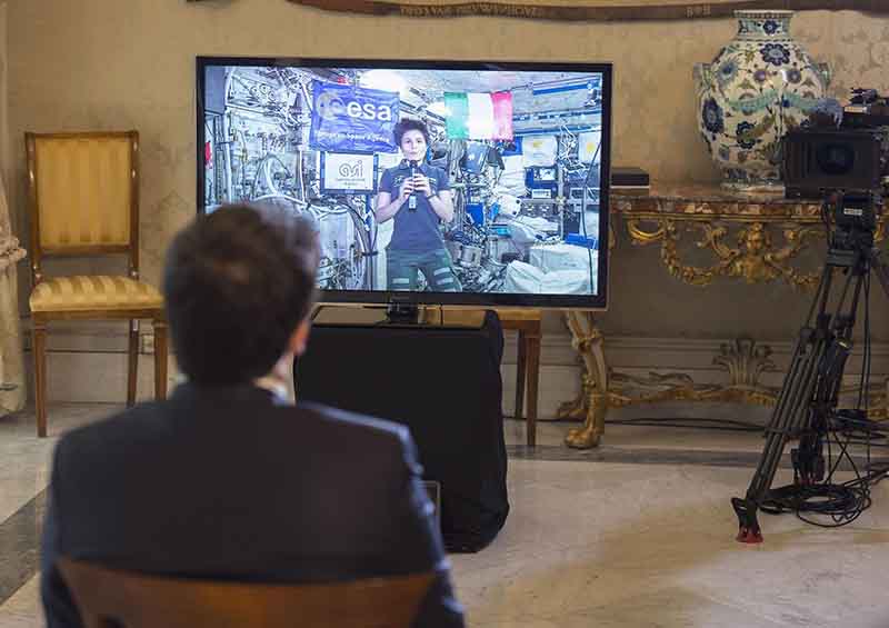 “Cavaliere” delle stelle. Cristoforetti al Quirinale