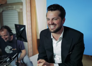 Frank Matano esce dalla tv: lo spot Sky è una candid camera