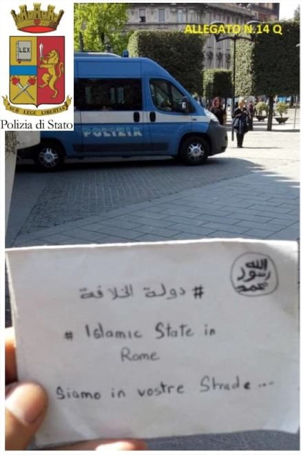 Isis, 2 cani sciolti arrestati a Brescia. FOTO e VIDEO Isis, 2 cani sciolti arrestati a Brescia. FOTO e VIDEO