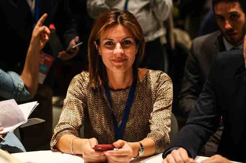 Alessandra Moretti e le donne di successo: ecco il look giusto