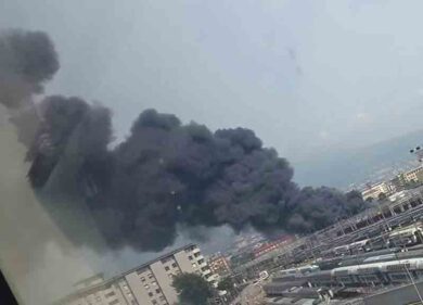 Napoli, maxi-incendio. LE FOTO