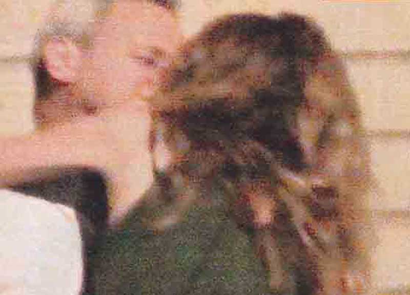 Dai baci di Mentana al lato B di Mieli. Il galateo invoca pietà. FOTO Dai baci di Mentana al lato B di Mieli. Il galateo invoca pietà. FOTO