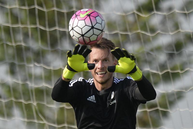 Juventus, Neto lancia il guanto della sfida a Buffon Juventus, Neto lancia il guanto della sfida a Buffon