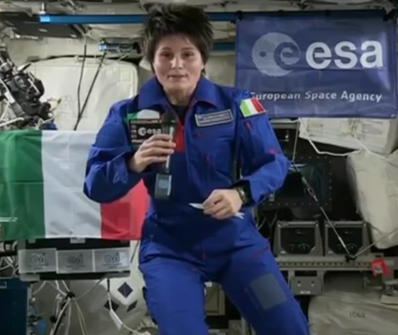 AstroSam ha nostalgia dello spazio: “Mi manca fluttuare” AstroSam ha nostalgia dello spazio: “Mi manca fluttuare”