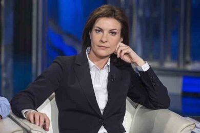 Alessandra Moretti e le invidie delle penne rosa